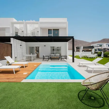 Casa Menta. Relaxing Corner In Front Of The Ocean *