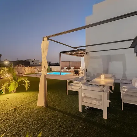 Casa Menta. Relaxing Corner In Front Of The Ocean Villa